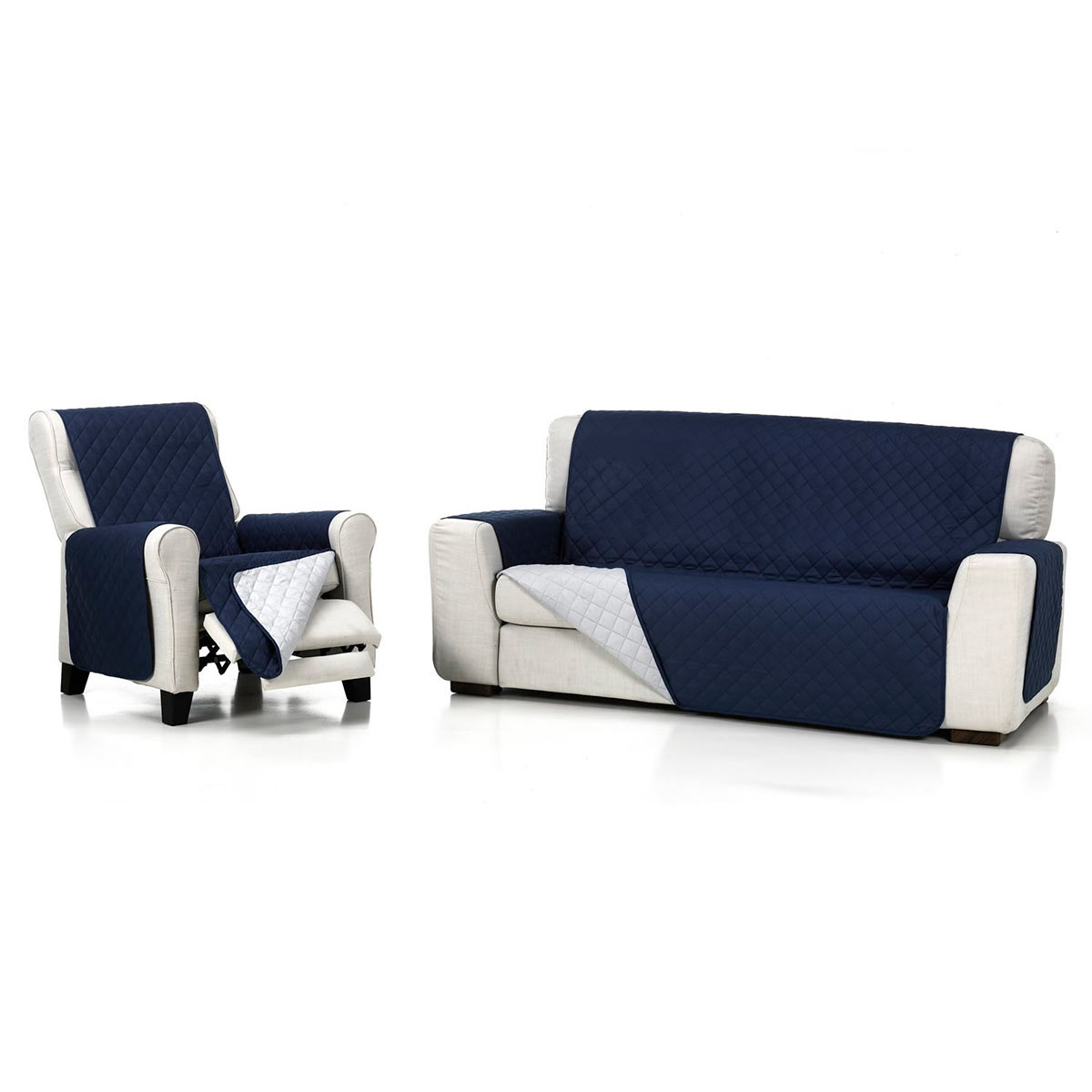 Cubre sofa Azul marino sillon fondo blanco